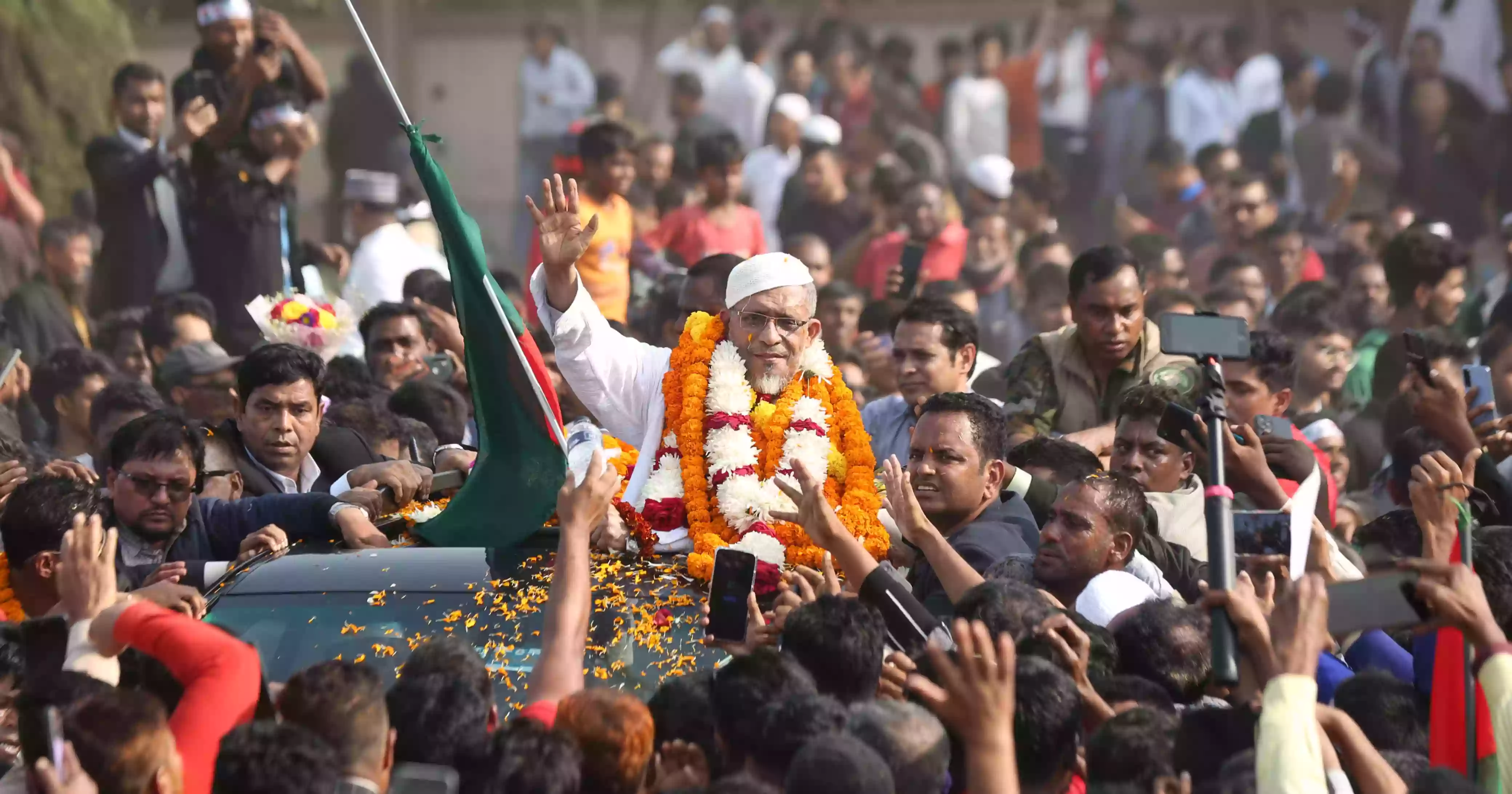 ১৭ বছর পর কারাগার থেকে মুক্ত হলেন লুৎফুজ্জামান বাবর