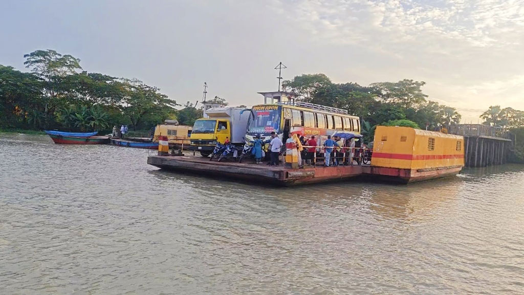 পটুয়াখালীতে অতিরিক্ত ভাড়া আদায়: বাউফল ফেরিঘাটের ইজারা বাতিল